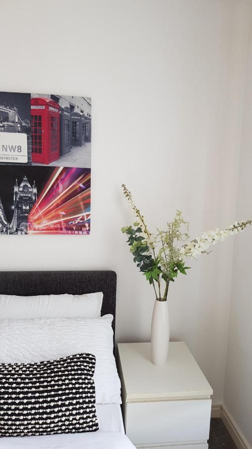 City Centre 1 Bed Apartment With Free On Site Parking With Cctv By Lets Relocations Birmingham Kültér fotó