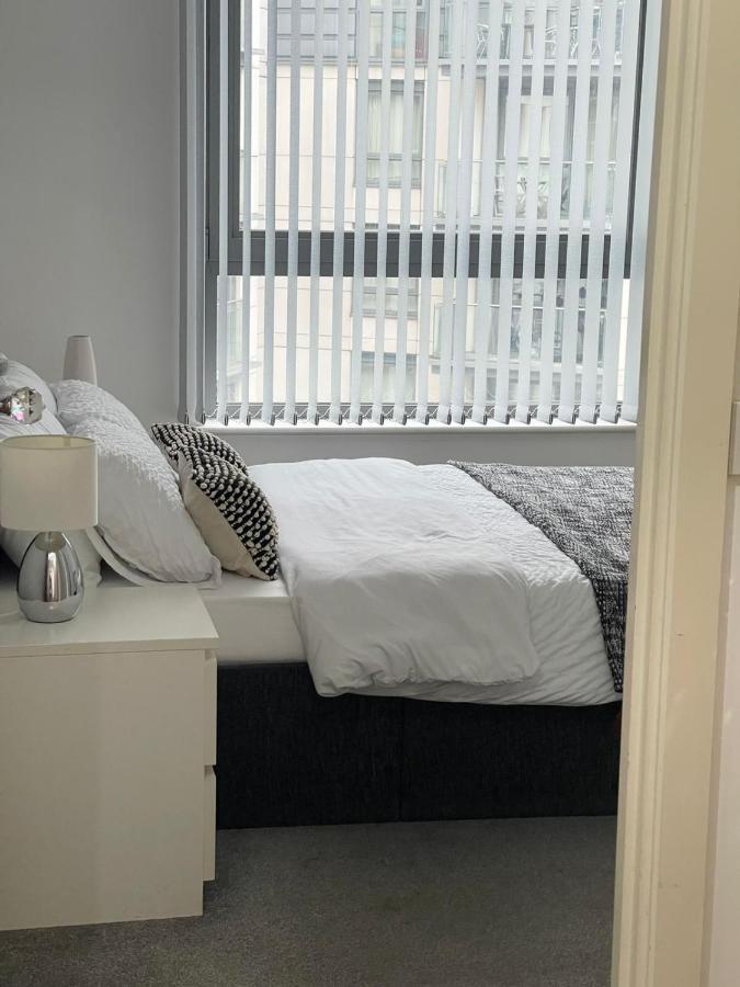 City Centre 1 Bed Apartment With Free On Site Parking With Cctv By Lets Relocations Birmingham Kültér fotó