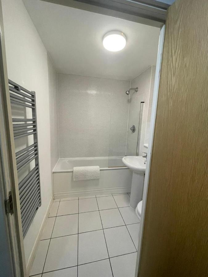 City Centre 1 Bed Apartment With Free On Site Parking With Cctv By Lets Relocations Birmingham Kültér fotó
